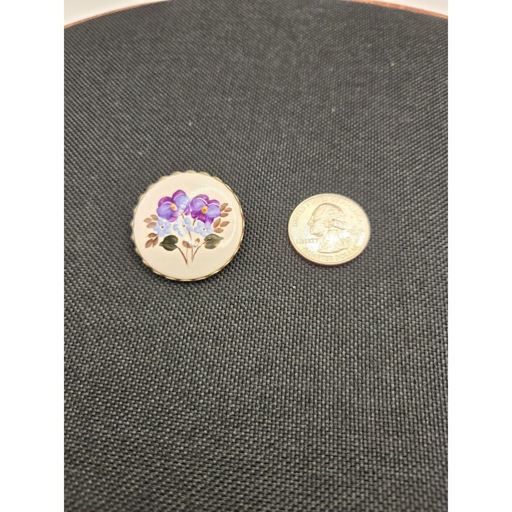 Vintage Hand Painted Enamel Violet Flower Brooch Pin Gold Tone Scalloped Edge